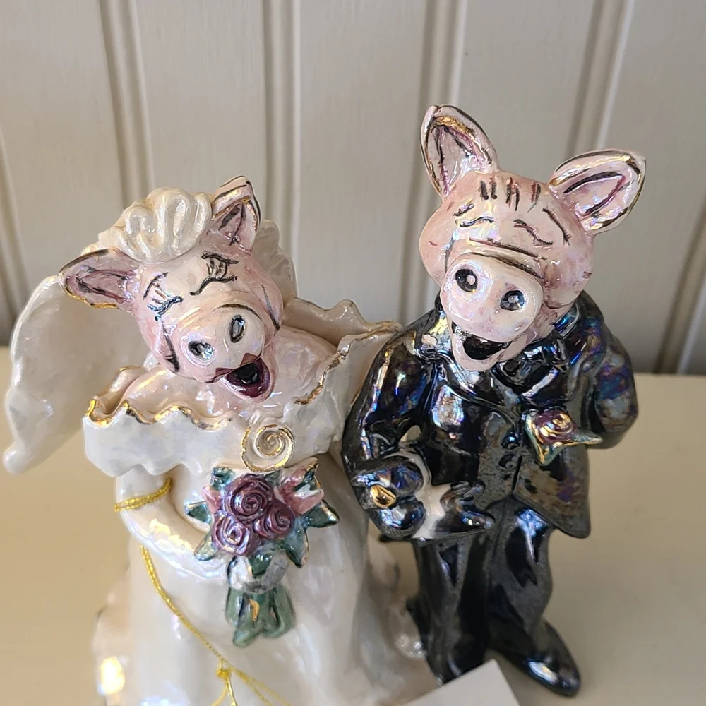 Blue Sky Clayworks Pig Bride and Groom Cake Topper